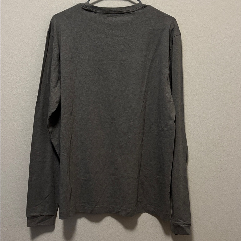 ✨Peter Millar Long Sleeve T-Shirt✨ - Picture 2 of 3